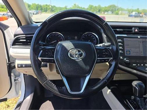 Super White 2019 Toyota Camry XLE