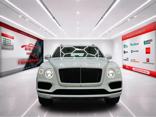 White 2019 Bentley Bentayga V8
