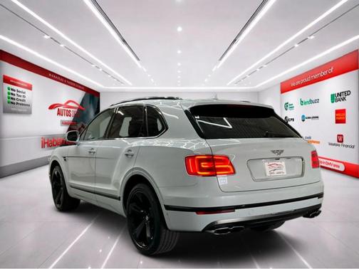 White 2019 Bentley Bentayga V8