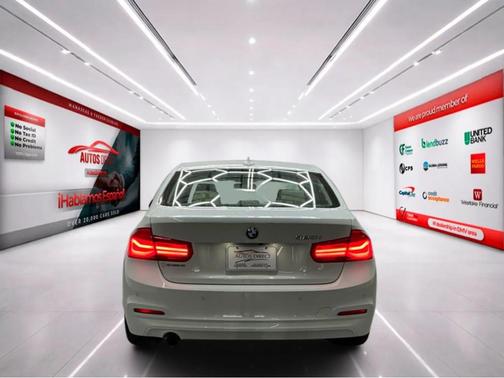 White 2017 BMW 320 i