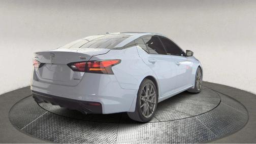 2023 Nissan Altima 2.0 SR