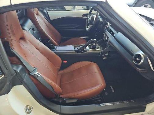 2022 Mazda MX-5 Miata RF Grand Touring
