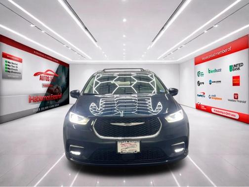 2022 Chrysler Pacifica Touring-L