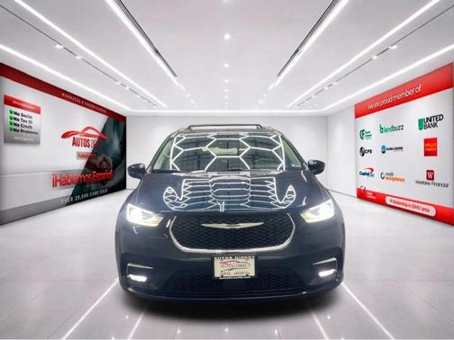 2022 Chrysler Pacifica Touring-L