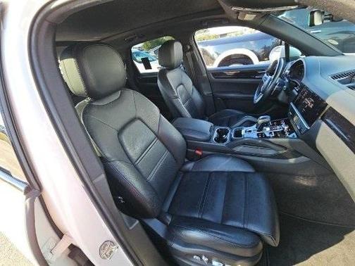 2021 Porsche Cayenne Base