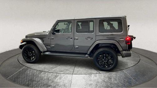 2021 Jeep Wrangler Unlimited Sahara Altitude