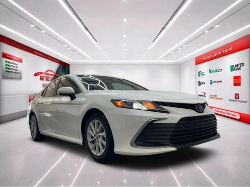 White 2022 Toyota Camry LE