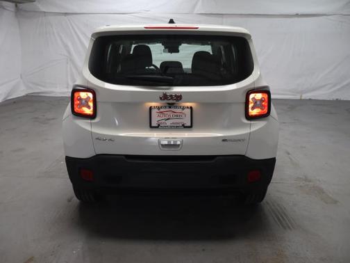 Alpine White Clearcoat 2022 Jeep Renegade Sport