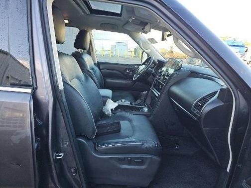 2022 INFINITI QX80 Luxe