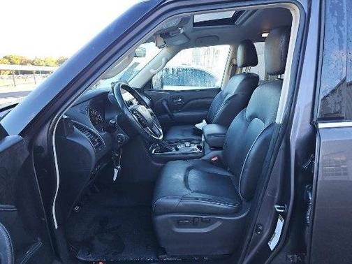 2022 INFINITI QX80 Luxe