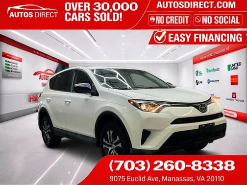 Super White 2018 Toyota RAV4 LE