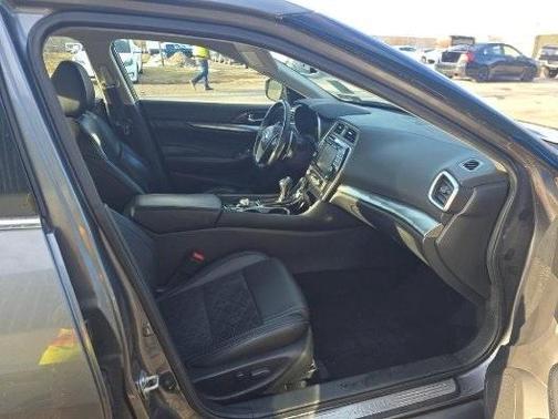 2017 Nissan Maxima 3.5 SR