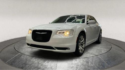 2019 Chrysler 300 Touring
