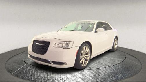 2019 Chrysler 300 Touring