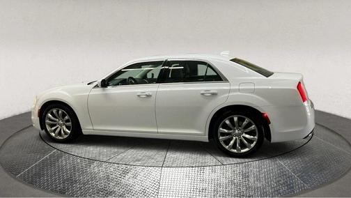 2019 Chrysler 300 Touring