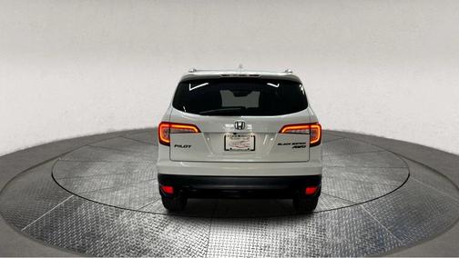 2022 Honda Pilot Black Edition