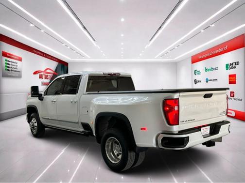 Iridescent Pearl Tricoat 2024 Chevrolet Silverado 3500 High Country