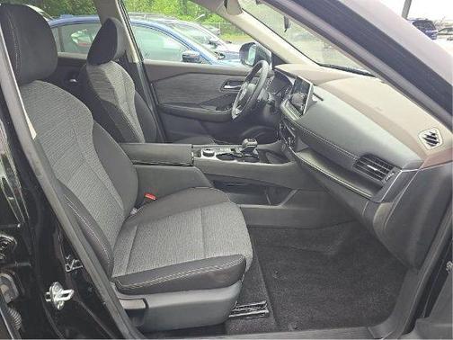 Black 2023 Nissan Rogue SV