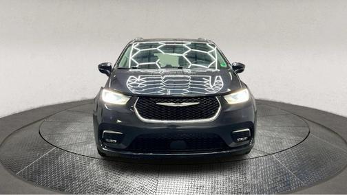 2021 Chrysler Pacifica Touring-L
