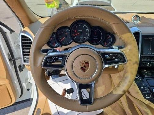 2016 Porsche Cayenne Base