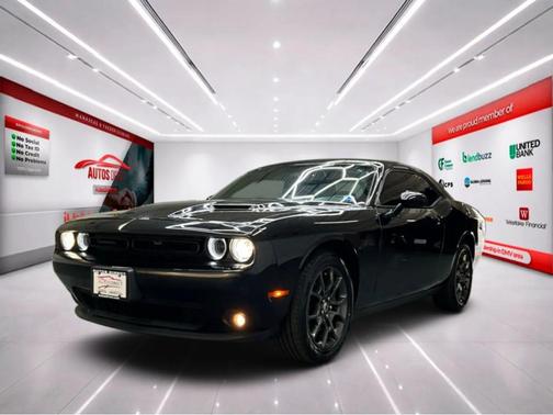 Pitch Black Clearcoat 2018 Dodge Challenger GT