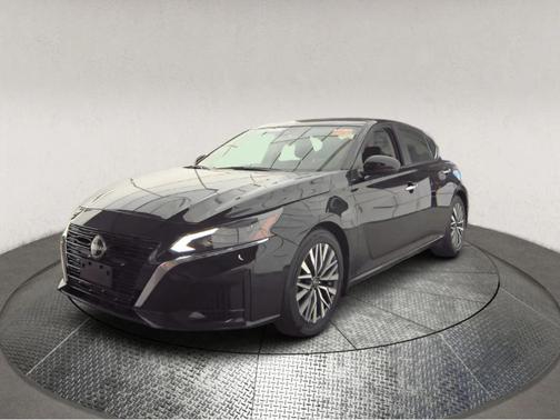 Black 2023 Nissan Altima 2.5 SV