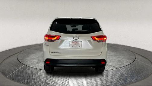 2017 Toyota Highlander LE