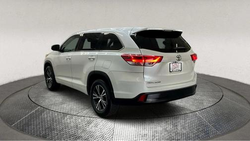 2017 Toyota Highlander LE
