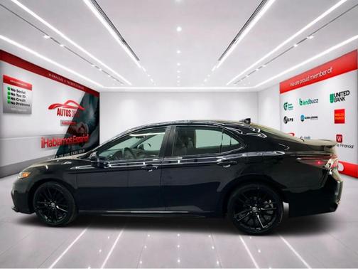 Midnight Black Metallic 2022 Toyota Camry SE Nightshade