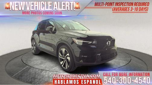 2025 Volvo XC40 B5 Plus Dark Theme
