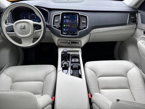 2024 Volvo XC90 B6 Plus Bright Theme 7-Seater