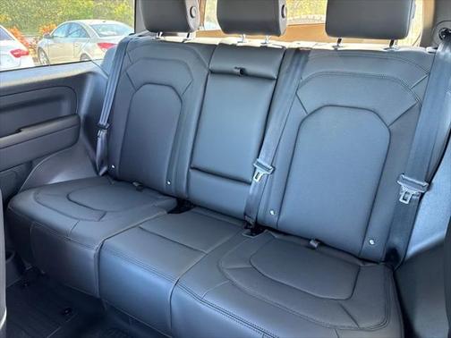 2025 Land Rover Defender 90 P300 S