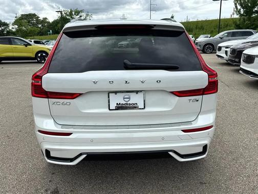 2025 Volvo XC60 Plug-In Hybrid T8 Plus