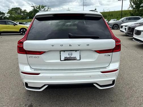 2025 Volvo XC60 Plug-In Hybrid T8 Plus