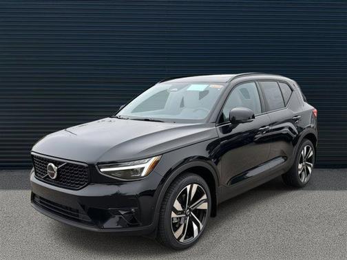 2026 Volvo XC40 B5 Ultra