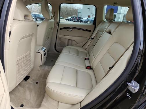 Photo 5 of 20 of 2016 Volvo XC70 T5 Premier