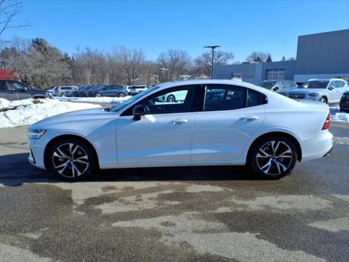 2025 Volvo S60 B5 Core