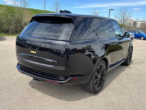2025 Land Rover Range Rover P530 SE