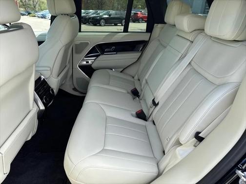 2025 Land Rover Range Rover P530 SE