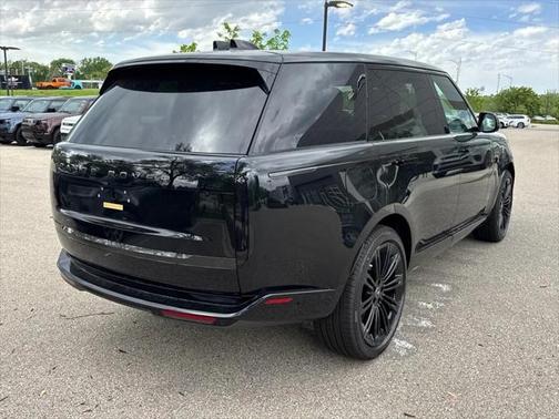 2025 Land Rover Range Rover P530 SE 7 Seat