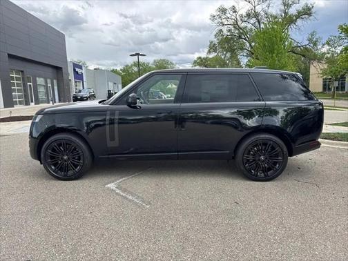 2025 Land Rover Range Rover P530 SE 7 Seat