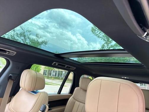 2025 Land Rover Range Rover P530 SE 7 Seat
