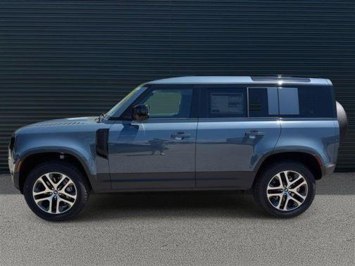 2025 Land Rover Defender 110 P300