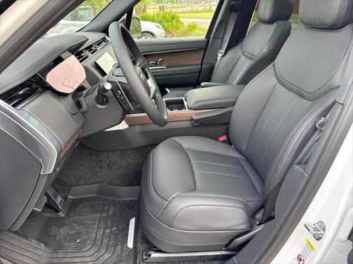 2025 Land Rover Range Rover P530 SE 7 Seat