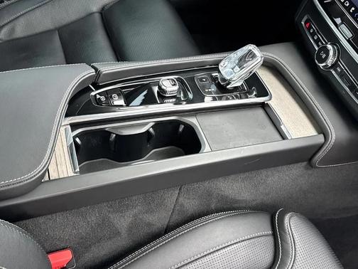 2022 Volvo S90 B6 Inscription