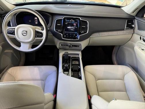 2025 Volvo XC90 B6 Plus 7-Seater