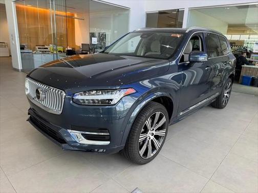 2025 Volvo XC90 B6 Plus 7-Seater