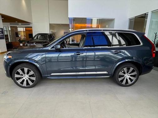 2025 Volvo XC90 B6 Plus 7-Seater