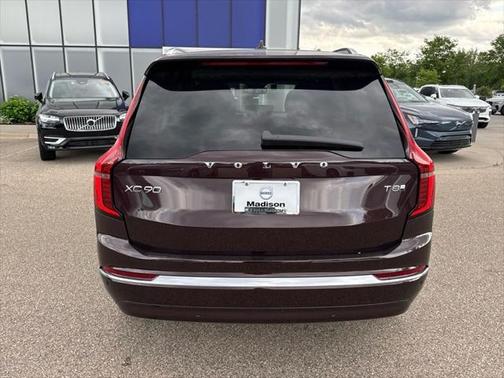 2025 Volvo XC90 Plug-In Hybrid T8 Plus 7-Seater