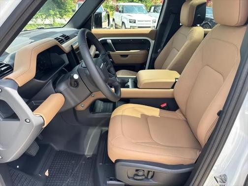 2025 Land Rover Defender 110 P400 X-Dynamic SE